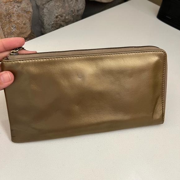 Hobo Rylan Leather Wristlet - Picture 3 of 15